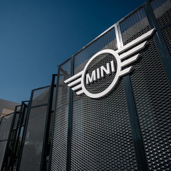 MINI AT PITTI UOMO 92